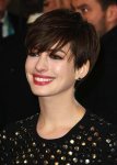 640x900-lezza-beauty-anne-hathaway-tagli-capelli-anne-hathaway-0023-18394736-1-ita-it-anne-hat...jpg